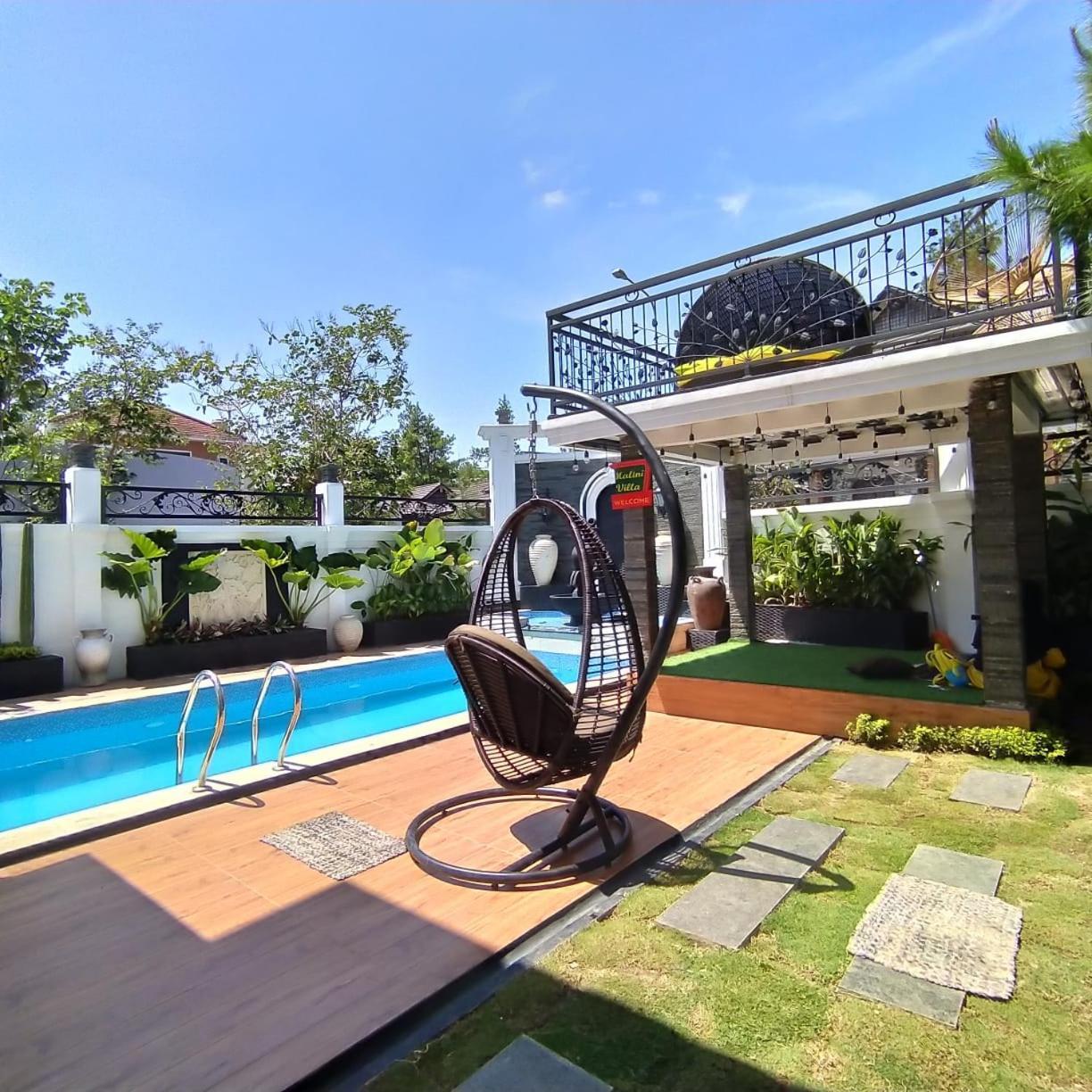 Villa Kota Bunga Malini 7 Cinengangirang Exterior photo